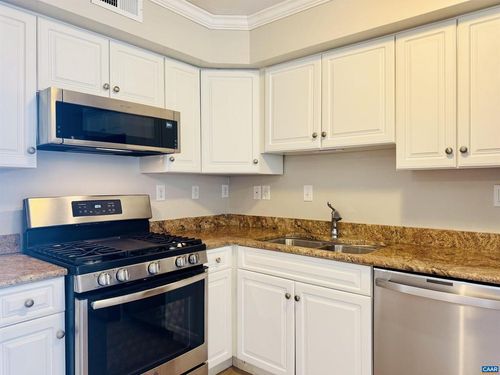 apt-4-161 Hessian Hills Way, CHARLOTTESVILLE, VA, 22901-2523 | Card Image