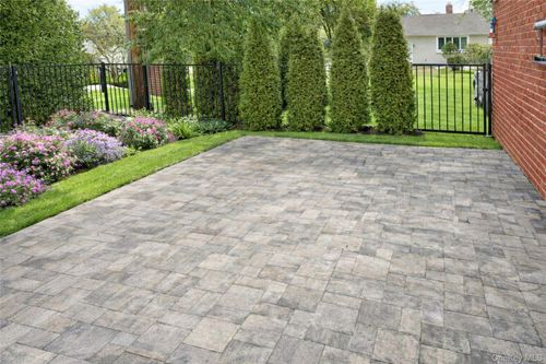 6 Boylston St, Garden City, NY, 11530-6602 | Card Image