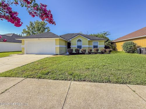 9056 Prosperity Lake Dr, Jacksonville, FL, 32244-7483 | Card Image