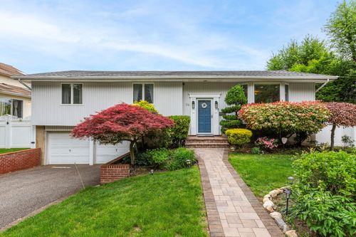 94 Rockland Dr, Jericho, NY, 11753-1437 | Card Image