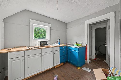 4201 Grand Ave, Omaha, NE, 68111-1852 | Card Image