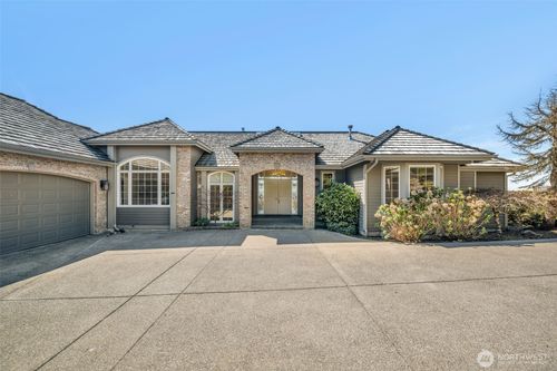 15423 Se 58th St, Bellevue, WA, 98006-5365 | Card Image