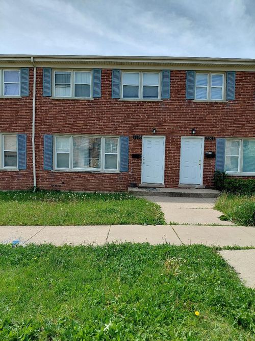 2205 Williamsburg Dr, Waukegan, IL, 60085-1636 | Card Image