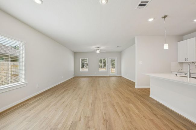 18346 Landing Meadows Ln, House other with 5 bedrooms, 4 bathrooms and 2 parking in New Caney TX | Image 20