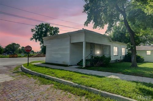 351 N 26th St, East Saint Louis, IL, 62205-1577 | Card Image