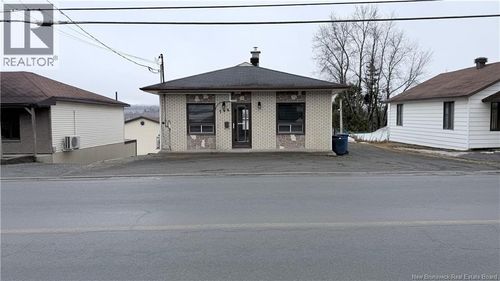 794 St-François St, Edmundston, NB, E3V3W4 | Card Image
