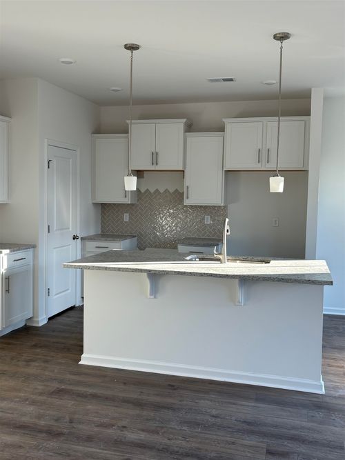 5090 Sunnycreek Dr, Boiling Springs, SC, 29316-6701 | Card Image