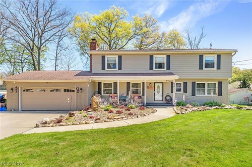 690 Deerwood Dr, Tallmadge, OH, 44278-2010 | Card Image