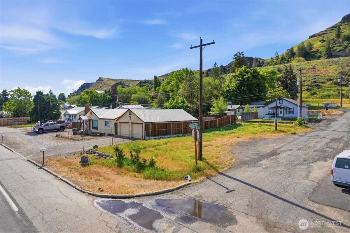 Land in Grand Coulee 4