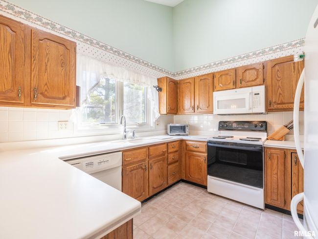 7619 N Melissa Ln, Condo with 3 bedrooms, 3 bathrooms and null parking in Peoria IL | Image 10