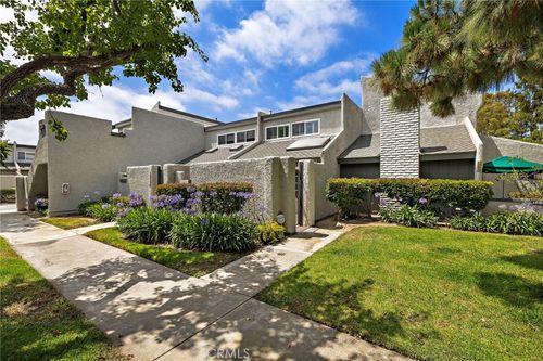 18692 Maplewood Cir, Huntington Beach, CA, 92646-1817 | Card Image