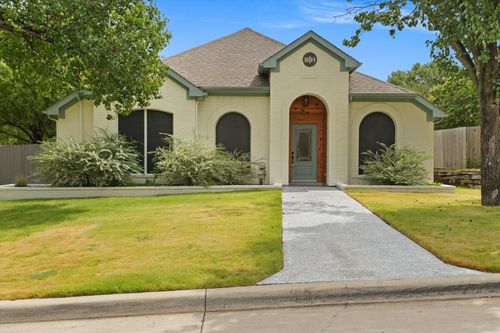 1216 Bold Forbes Dr, Grand Prairie, TX, 75052-6836 | Card Image