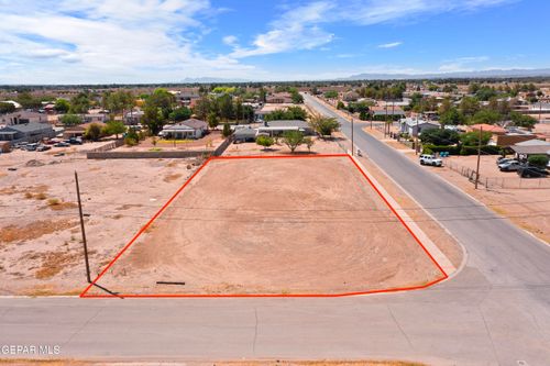 290 Flor Blanca Ave, Socorro, TX, 79927-3323 | Card Image