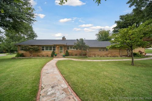 3316 S Zunis Pl, Tulsa, OK, 74105-2751 | Card Image