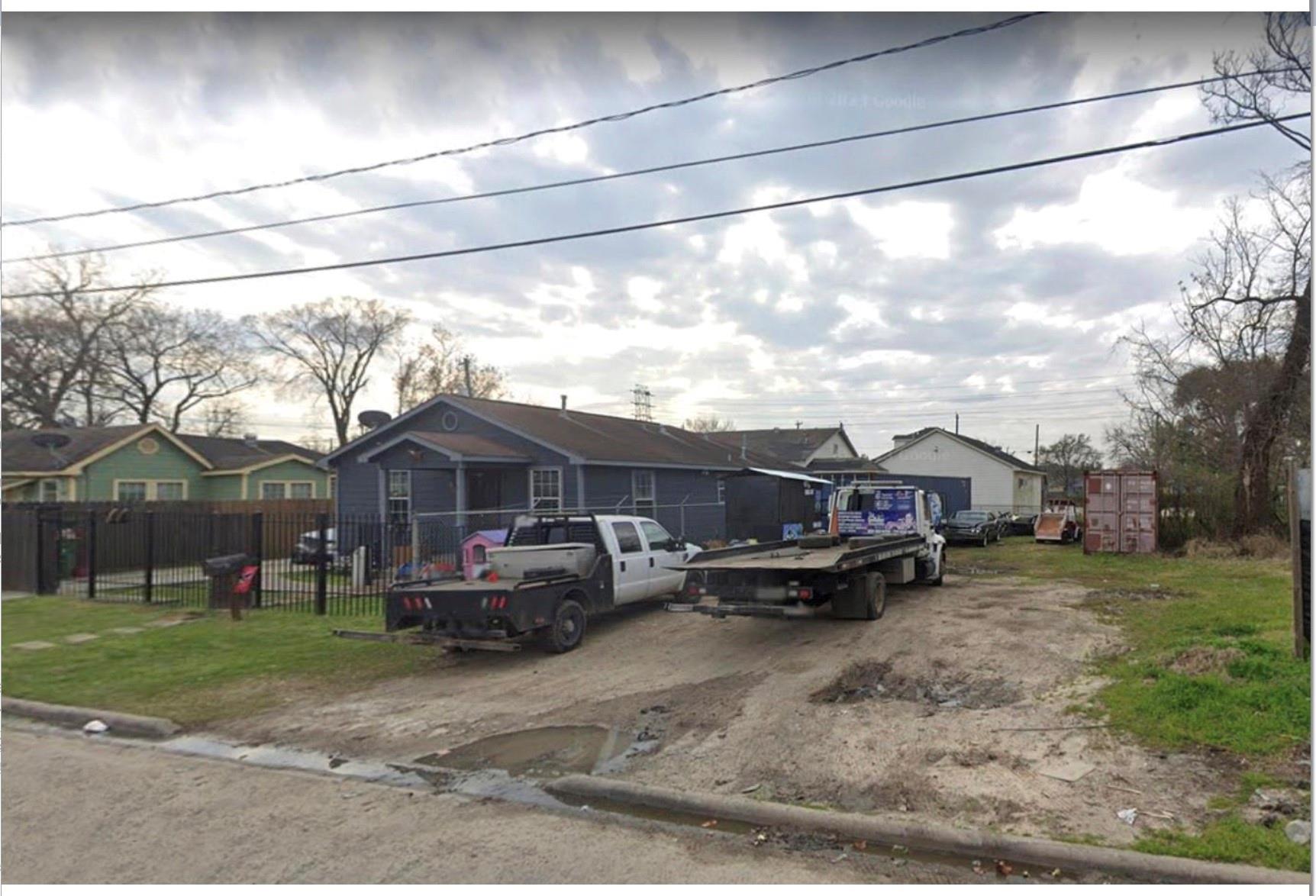 Land in Houston 3