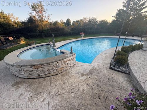 49235 Fox Dr S, Plymouth, MI, 48170-2898 | Card Image