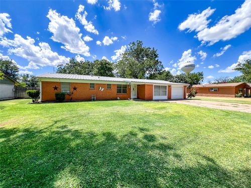 1303 N Avenue L, Haskell, TX, 79521-3317 | Card Image