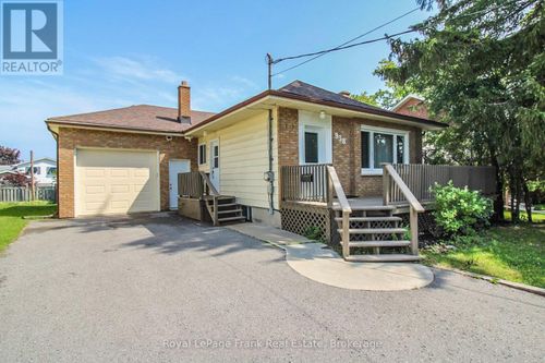 938 Parkhill Rd W, Peterborough, ON, K9J6P3 | Card Image