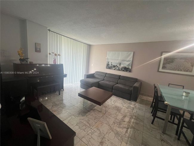 303 - 2350 Ne 135th St, Condo with 2 bedrooms, 2 bathrooms and null parking in North Miami FL | Image 7