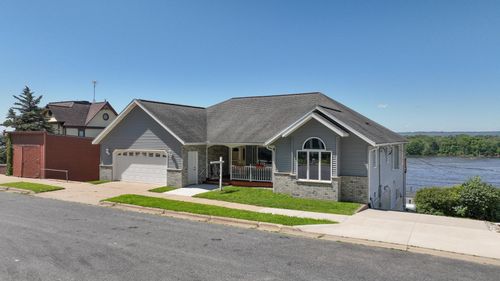 106 S 2nd St, ALMA, WI, 54610-7763 | Card Image