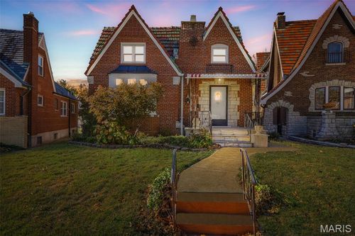 5850 Neosho St, Saint Louis, MO, 63109-3118 | Card Image