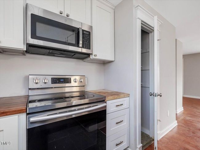 17-Kitchen | Image 17
