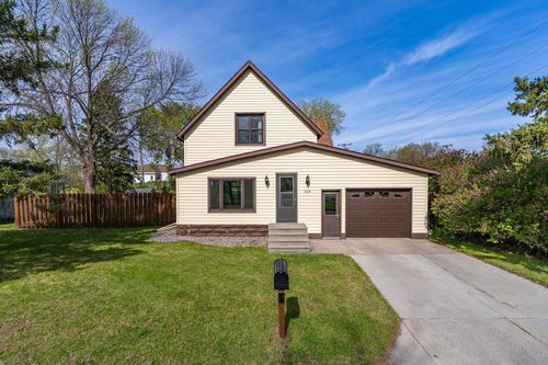 629 Barrette St, Crookston, MN, 56716-2740 | Card Image