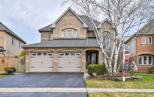 929 Grandview Street N, Oshawa, ON, L1K2J9 | Card Image