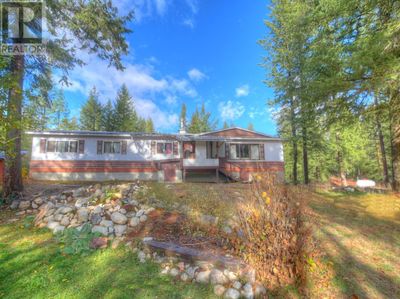 2380 Piljek Rd, House other with 3 bedrooms, 2 bathrooms and 8 parking in Castlegar BC | Image 1