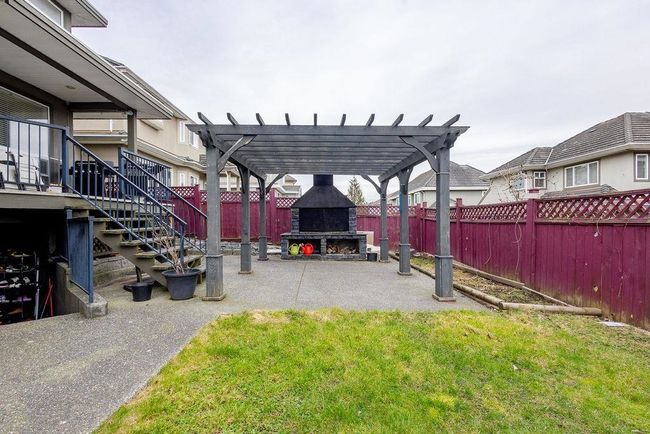 15071 76 A Avenue, House other with 8 bedrooms, 4 bathrooms and 6 parking in Surrey BC | Image 26