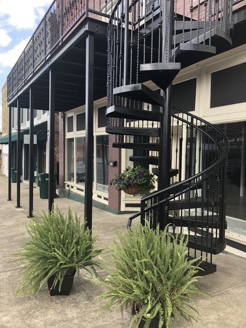 225 N 1st St, Pulaski, TN, 38478-2803 | Card Image