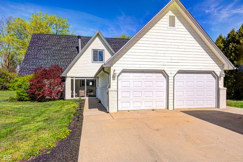 138 Fairway Dr, Indianapolis, IN, 46260-4218 | Card Image