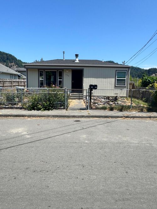 350 2nd Ave, Rio Dell, CA, 95562-1720 | Card Image