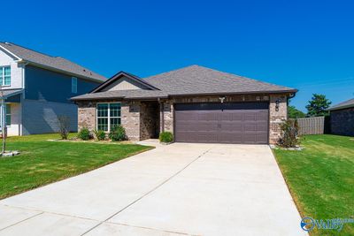 Like new home in Hazel Green | Image 1