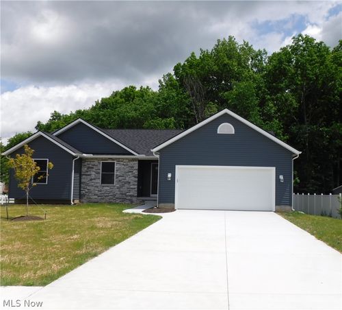 16298 Weathervane Dr, Middlefield, OH, 44062-7304 | Card Image