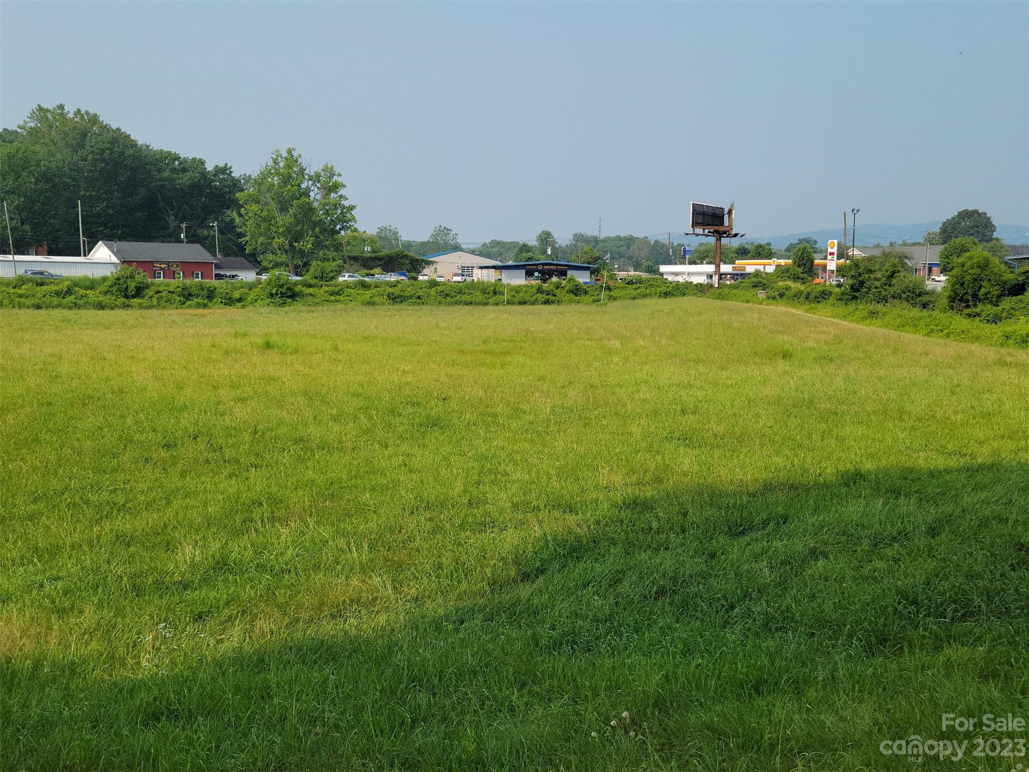 Dana Rd, Hendersonville, NC 28792