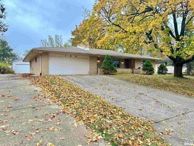 120 Indian Circle, House other with 3 bedrooms, 2 bathrooms and null parking in East Peoria IL | Image 1