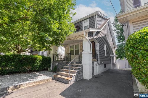 39 Summit St, Ridgefield Park, NJ, 07660-1429 | Card Image