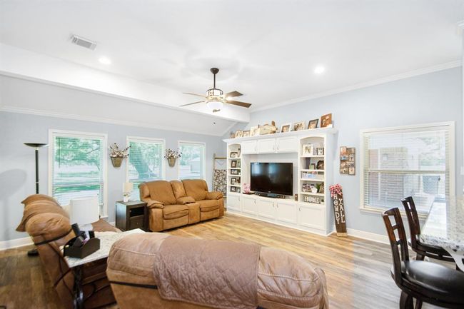 400 - 120 Brazos River Rd, House other with 3 bedrooms, 2 bathrooms and 2 parking in Freeport TX | Image 15
