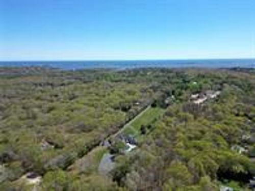 124 N Montauk Highway Highway N, Southampton, NY, 11977 | Card Image