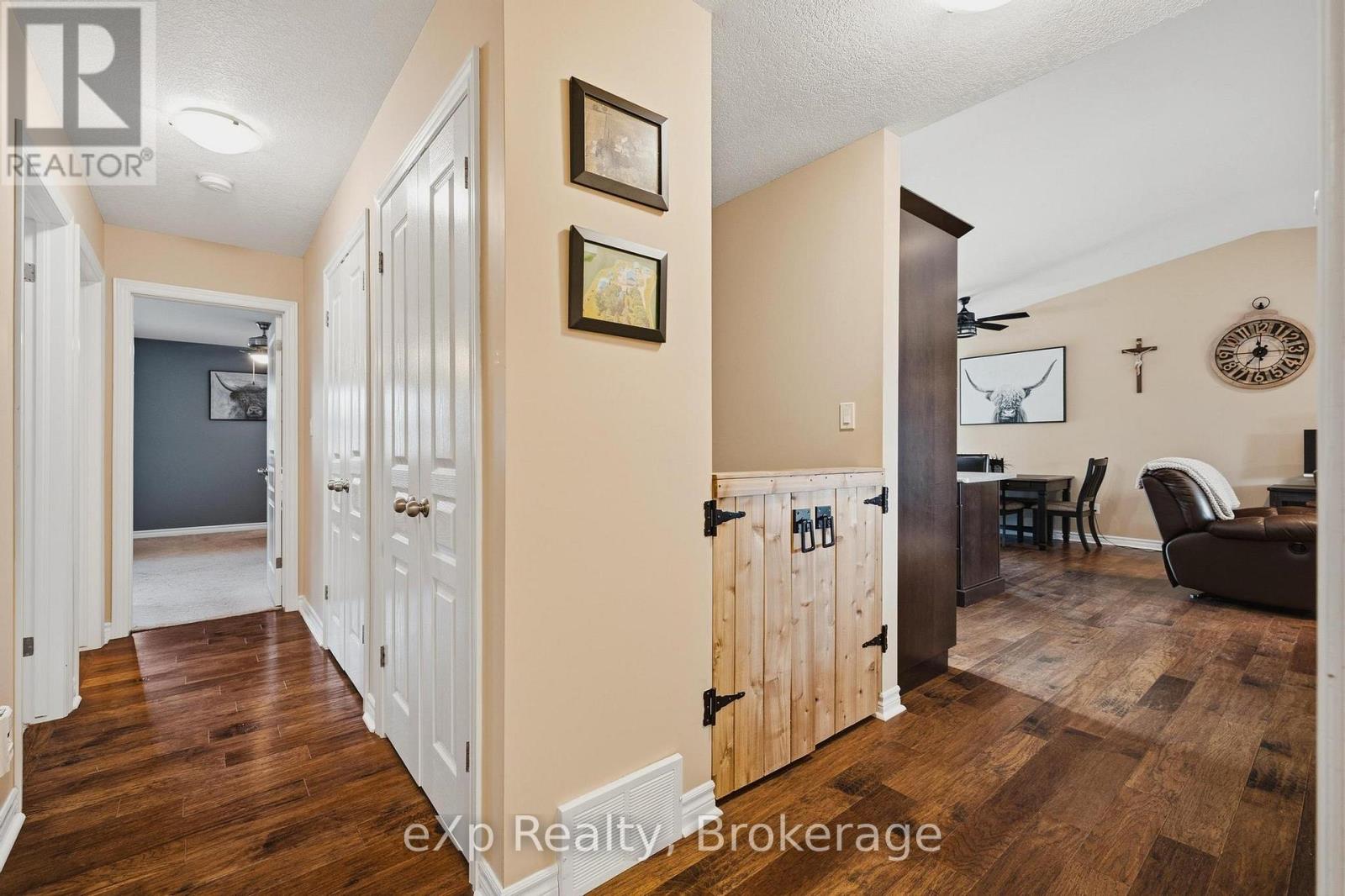Residential in Wellington North (Mount Forest) 4