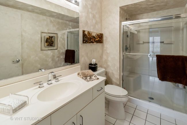 APT-115 - 361 Kelburn Rd, Home with 2 bedrooms, 2 bathrooms and null parking in Deerfield IL | Image 7