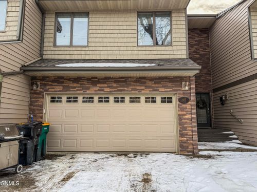 103 W Avenue A, Bismarck, ND, 58501-3733 | Card Image