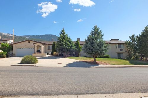 679 S Sunset Dr, Cedar City, UT, 84720-3540 | Card Image