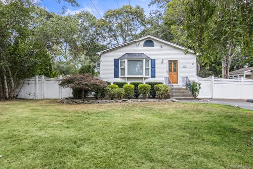 21 Fox Ln, Shoreham, NY, 11786-2231 | Card Image