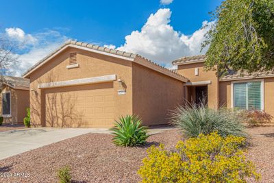 42490 W Candyland Place, Home with 2 bedrooms, 2 bathrooms and null parking in Maricopa AZ | Image 3