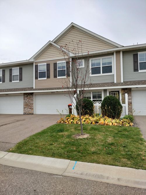 8052 Abercrombie Ln, Woodbury, MN, 55129-7557 | Card Image