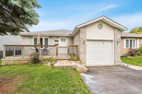 24 Laurie Cres, Barrie, ON, L4M6C7 | Card Image