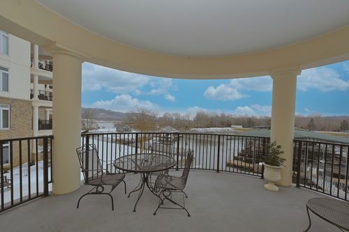 apt-208-400 Warioto Way, Ashland City, TN, 37015-1381 | Card Image