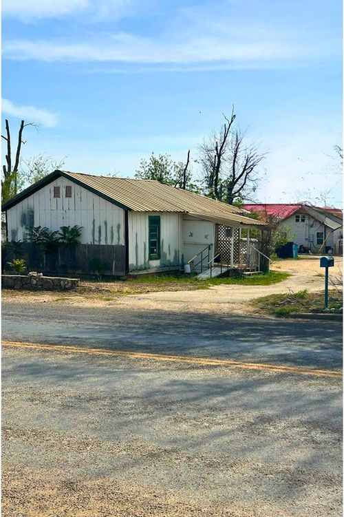 1606 Tayloe Ave, Sonora, TX, 76950-8814 | Card Image